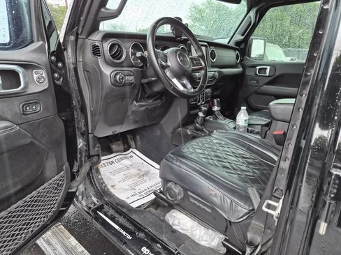 Used 2022 Jeep Gladiator Overland w/ Popular Equipment Package AWD/4WD image 2