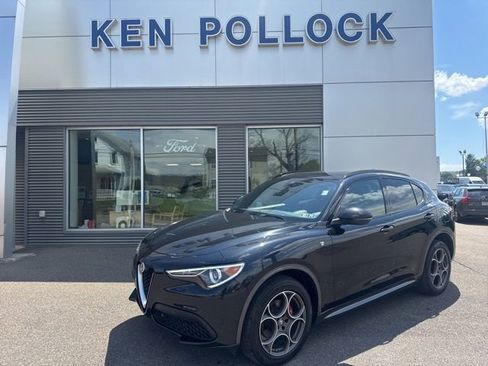 Used 2022 Alfa Romeo Stelvio Ti AWD/4WD image 2