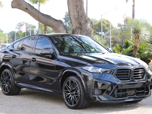 Used 2026 BMW X6 M Competition w/ Executive Package image 3