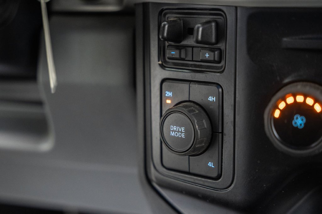 Used 2024 Ford F350 XL w/ 360-Degree Camera Package AWD/4WD image 25