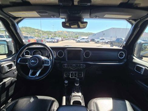 Used 2019 Jeep Wrangler Unlimited Sahara w/ Advanced Safety Group AWD/4WD image 15