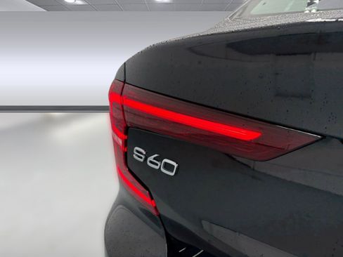 Used 2025 Volvo S60 B5 Plus image 11