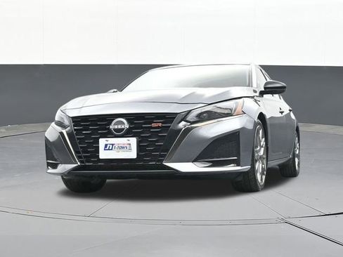 Used 2023 Nissan Altima 2.0 SR image 55