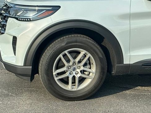 Used 2026 Ford Explorer Active AWD/4WD image 11