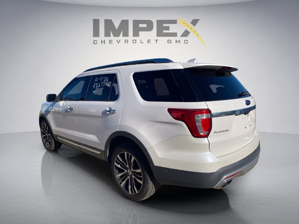 Used 2017 Ford Explorer Platinum AWD/4WD image 3