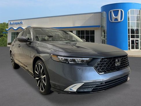 New 2026 Honda Accord Touring image 9