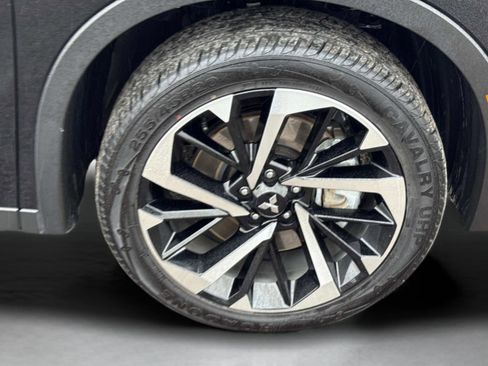 Used 2024 Mitsubishi Outlander SE image 9