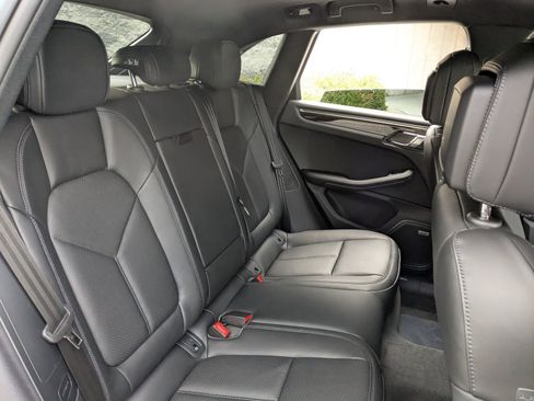 Certified 2026 Porsche Macan AWD/4WD image 25