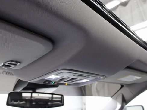 Used 2025 GMC Sierra 2500 Denali image 28