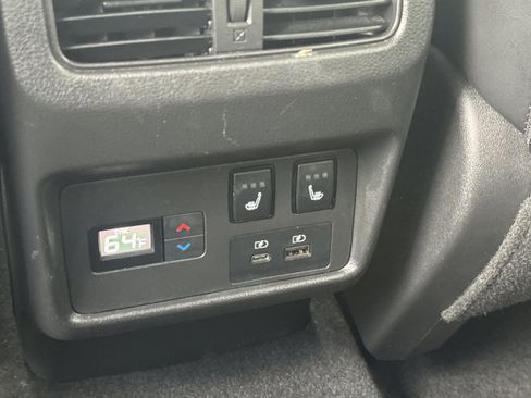 Used 2023 Nissan Rogue Platinum w/ Platinum Premium Package image 20