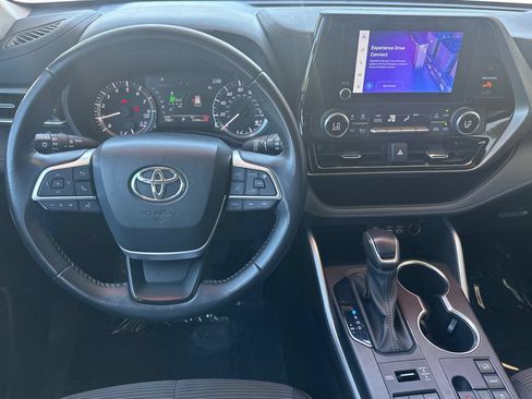 Certified 2024 Toyota Highlander LE AWD/4WD image 18