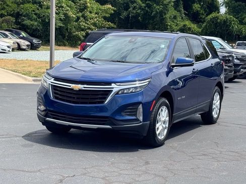 Used 2022 Chevrolet Equinox LT FWD image 2