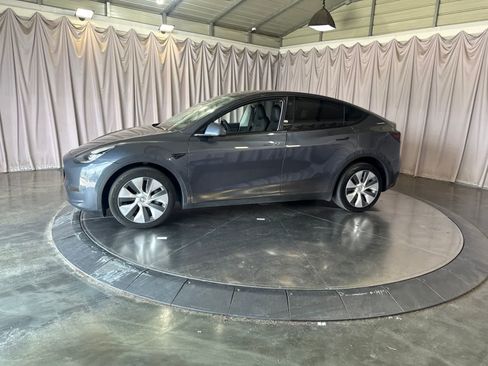 Used 2023 Tesla Model Y Long Range AWD/4WD image 8