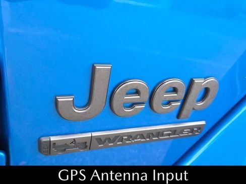 Used 2021 Jeep Wrangler Sport AWD/4WD image 17
