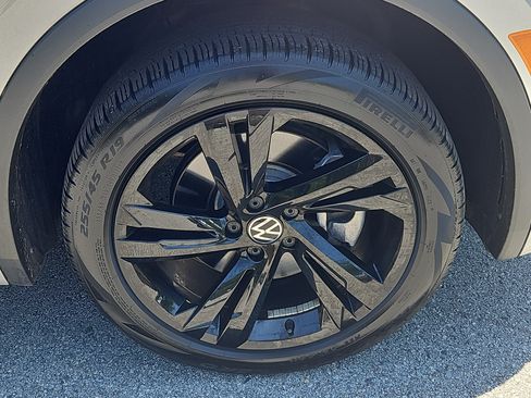 Certified 2024 Volkswagen Tiguan SE R-Line AWD/4WD image 13