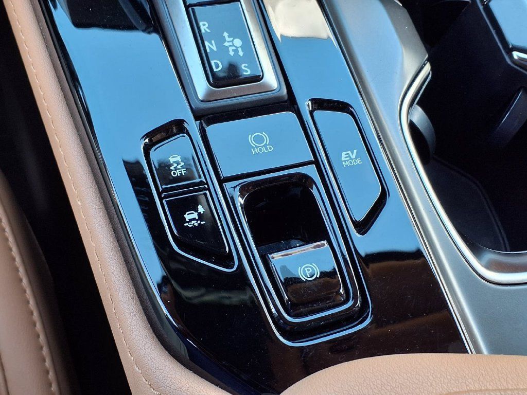 Used 2024 Lexus NX 350h AWD image 30
