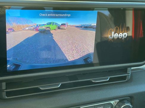 New 2026 Jeep Gladiator Sport image 9