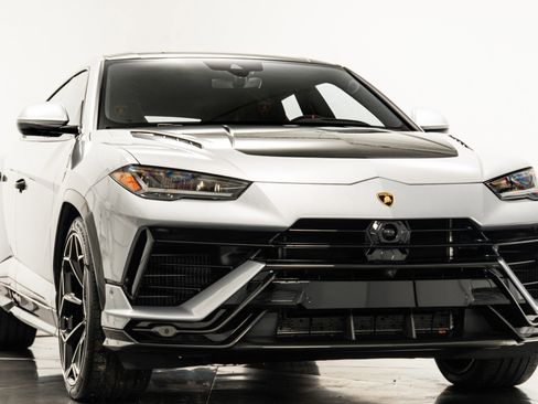 Used 2024 Lamborghini Urus Performante image 3