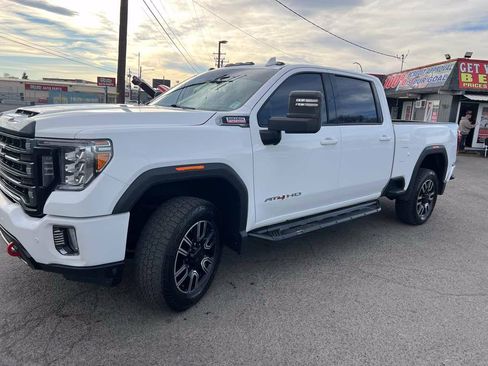 Used 2020 GMC Sierra 3500 AT4 w/ AT4 Premium Package AWD/4WD image 3