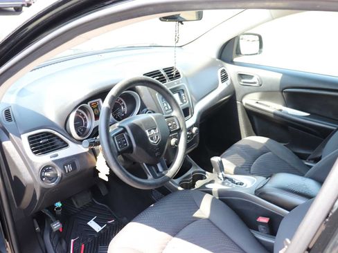 Used 2017 Dodge Journey SE w/ Flexible Seating Group FWD image 10
