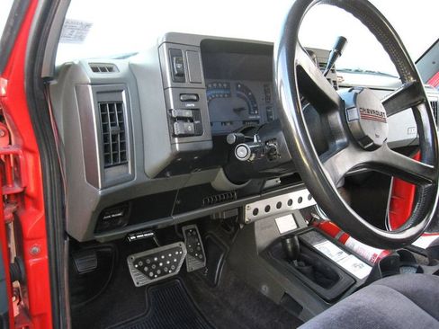 Used 1991 Chevrolet S10 Pickup 4WD 2-Door image 30