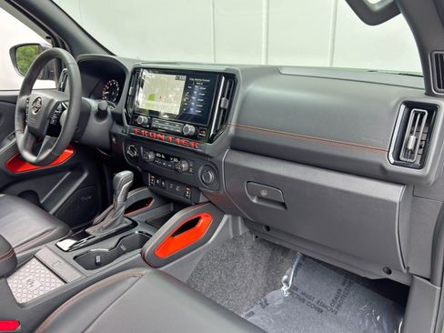 Used 2025 Nissan Frontier PRO-4X w/ Pro Premium Package AWD/4WD image 15