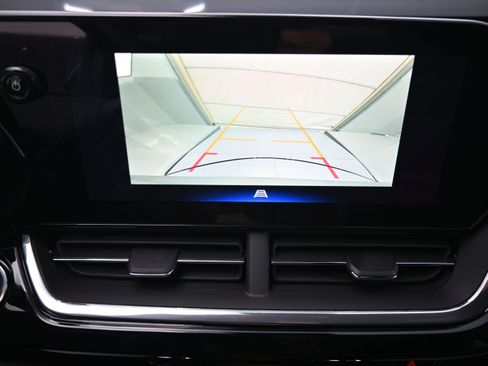 New 2026 Chevrolet Trax RS w/ Sunroof Package FWD image 17
