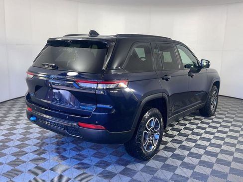 Used 2023 Jeep Grand Cherokee Trailhawk w/ Advanced Protech Group II AWD/4WD image 7