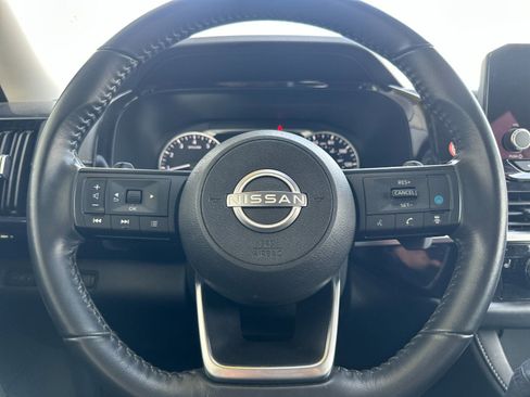 Used 2024 Nissan Pathfinder SV image 22