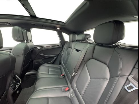 Used 2024 Porsche Macan w/ Premium Plus Package AWD/4WD image 25