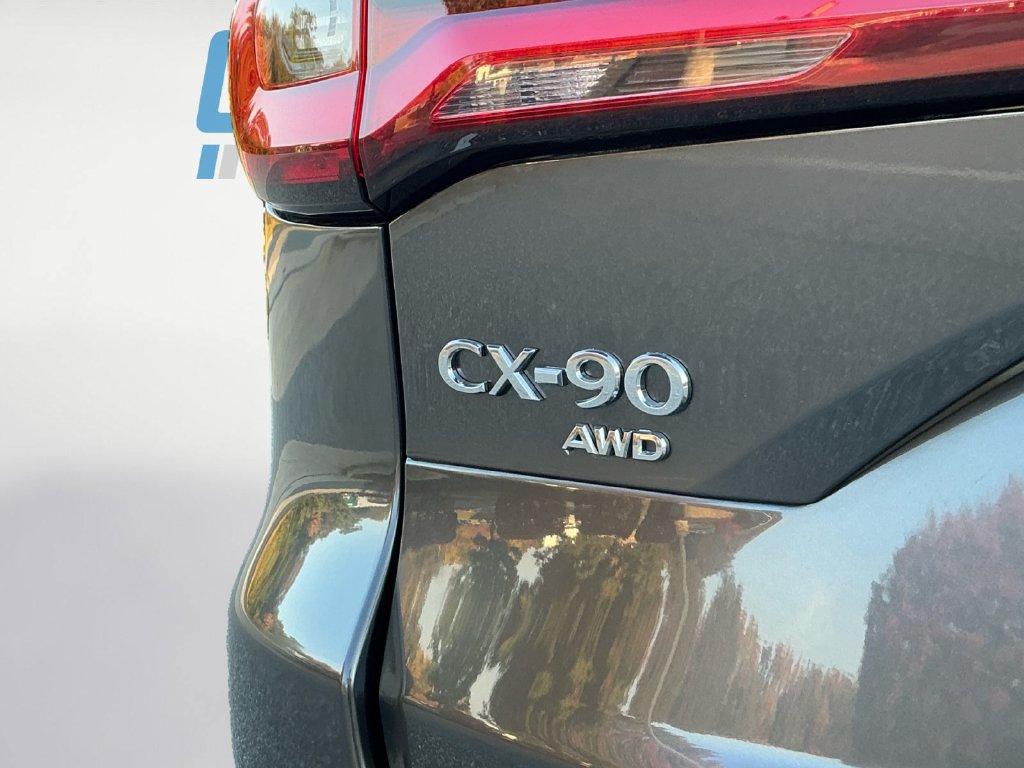 Used 2024 MAZDA CX-90 Plug-In Hybrid w/ Preferred AWD/4WD image 19
