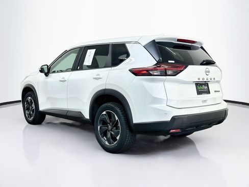 Used 2024 Nissan Rogue SV AWD/4WD image 5