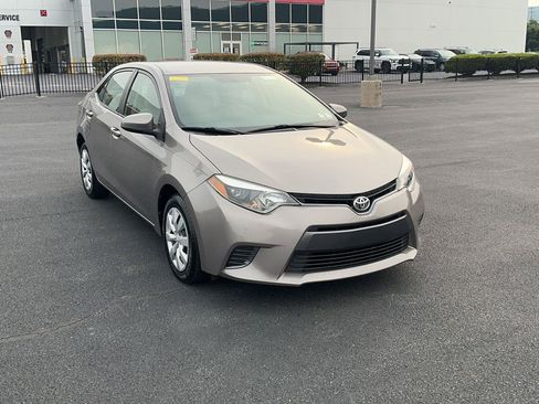 Used 2016 Toyota Corolla LE FWD image 3