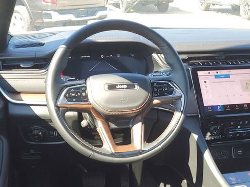 New 2025 Jeep Grand Cherokee Summit w/ Obsidian Package image 8