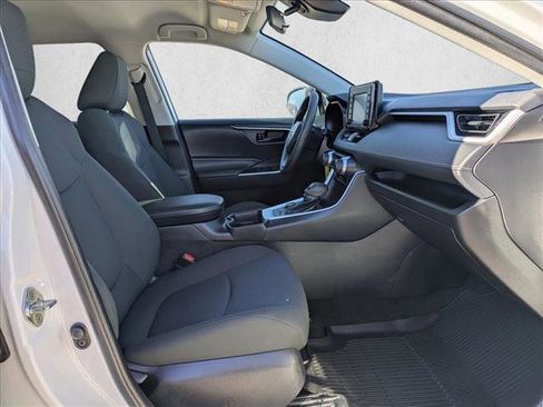 Used 2020 Toyota RAV4 LE image 20