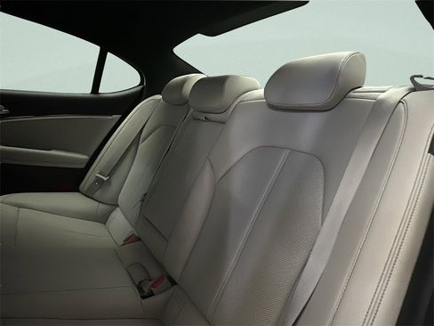 Certified 2025 Genesis G70 2.5T image 11