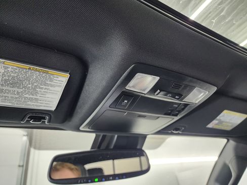 Used 2019 Toyota Tacoma Limited image 12