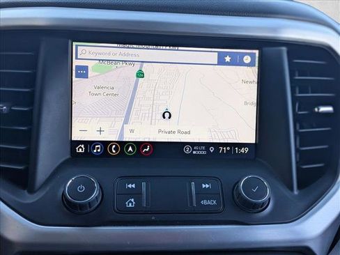 Used 2023 GMC Acadia SLT image 13