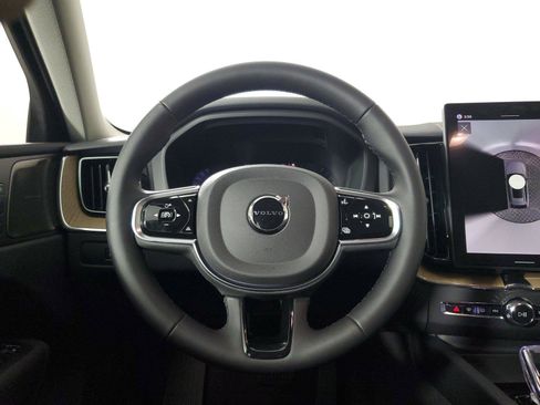 New 2027 Volvo XC60 B5 Plus AWD/4WD image 16
