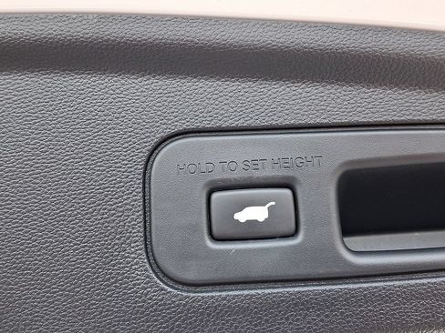 Used 2023 Acura MDX SH-AWD image 34