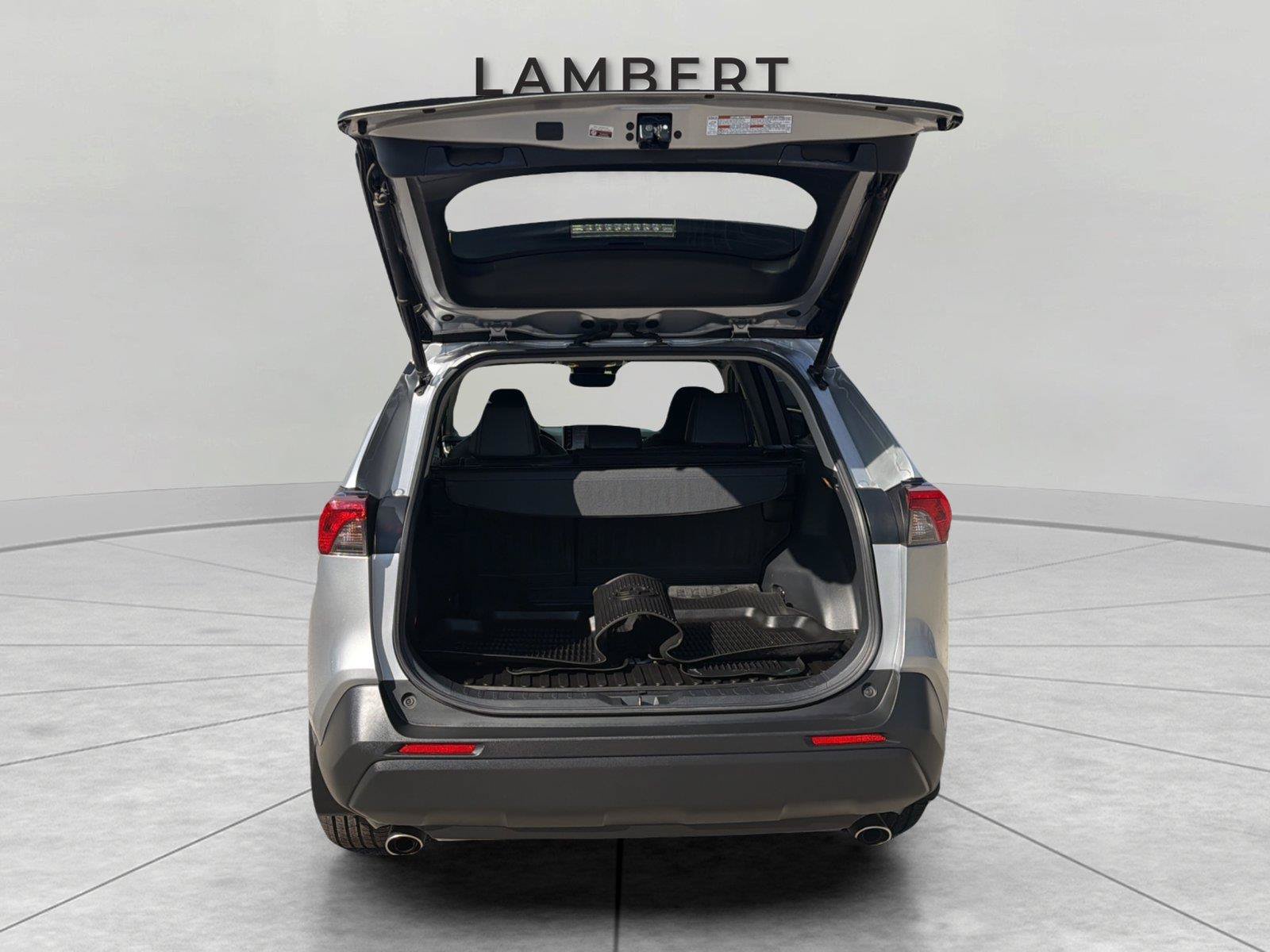 Used 2020 Toyota RAV4 XLE Premium AWD/4WD image 20