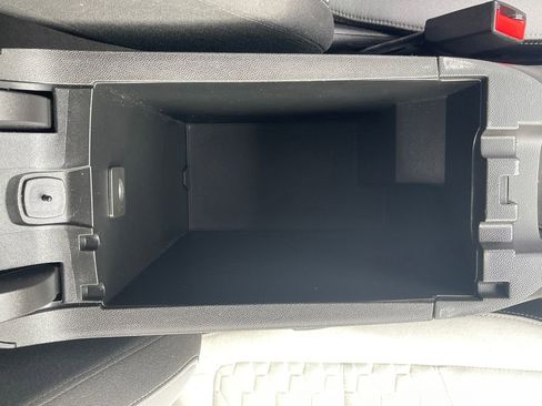 Used 2018 Chevrolet Equinox LS FWD image 20