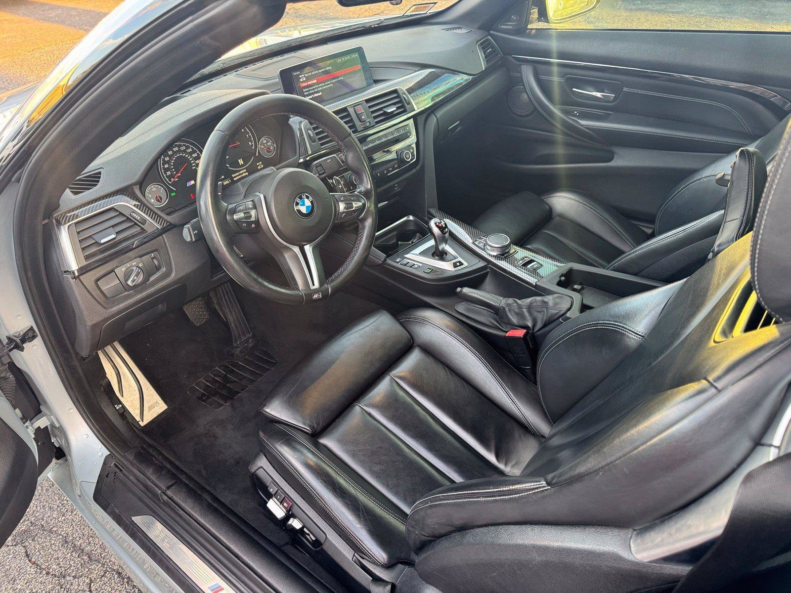 Used 2018 BMW M4 Convertible RWD image 11