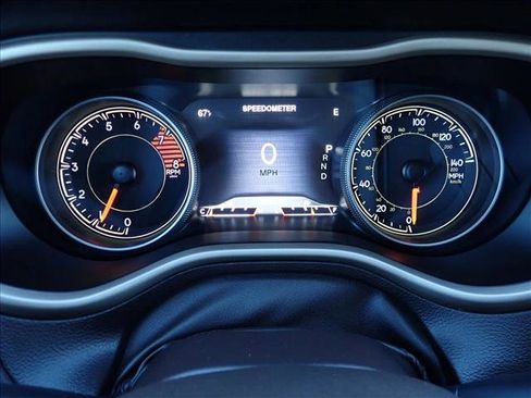 Used 2017 Jeep Cherokee Trailhawk image 25