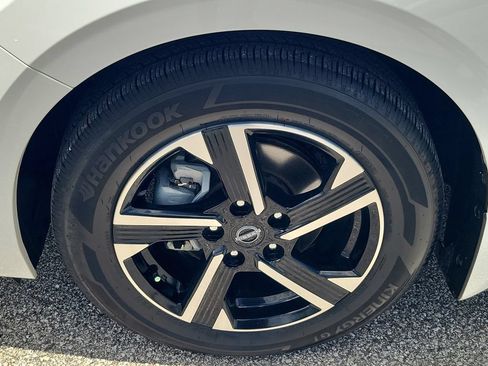 Used 2024 Nissan Sentra SV FWD image 6