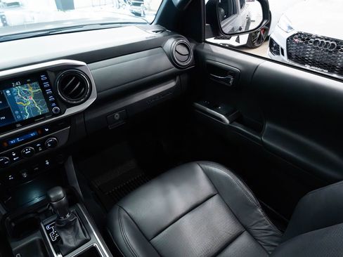 Used 2023 Toyota Tacoma Limited image 10