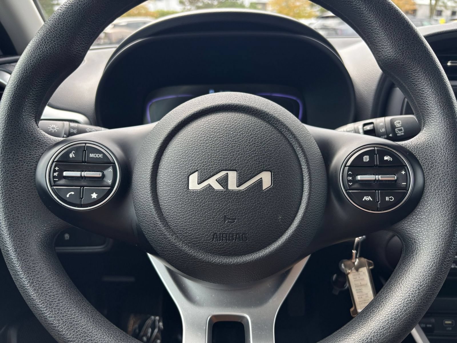 Used 2025 Kia Soul LX w/ LX Technology Package FWD image 26