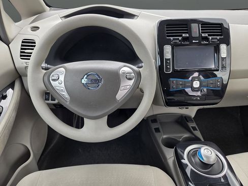 Used 2011 Nissan Leaf SL FWD image 18