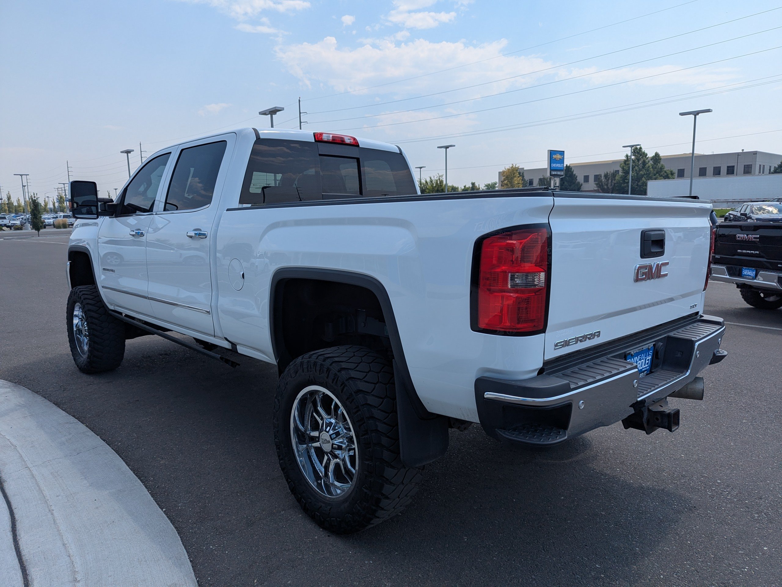 Used 2017 GMC Sierra 3500 SLT w/ Duramax Plus Package AWD/4WD image 31
