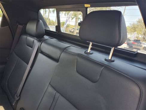 Used 2022 Hyundai Santa Cruz Limited image 12